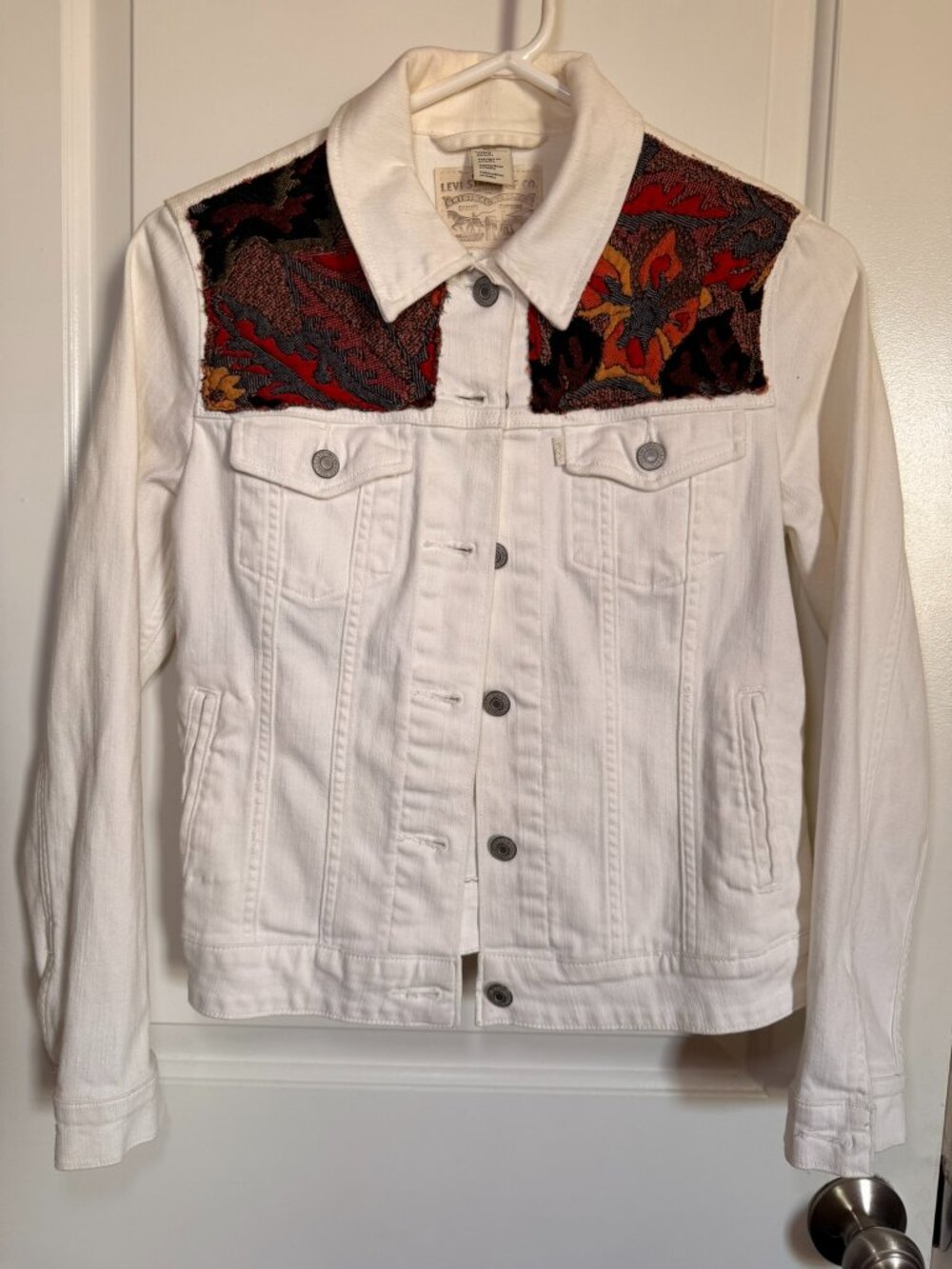 Levi’s White Denim Tapestry Yoke Trucker Jacket Boho Western Aztec Size S